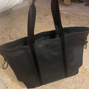 Lululemon tote bag
